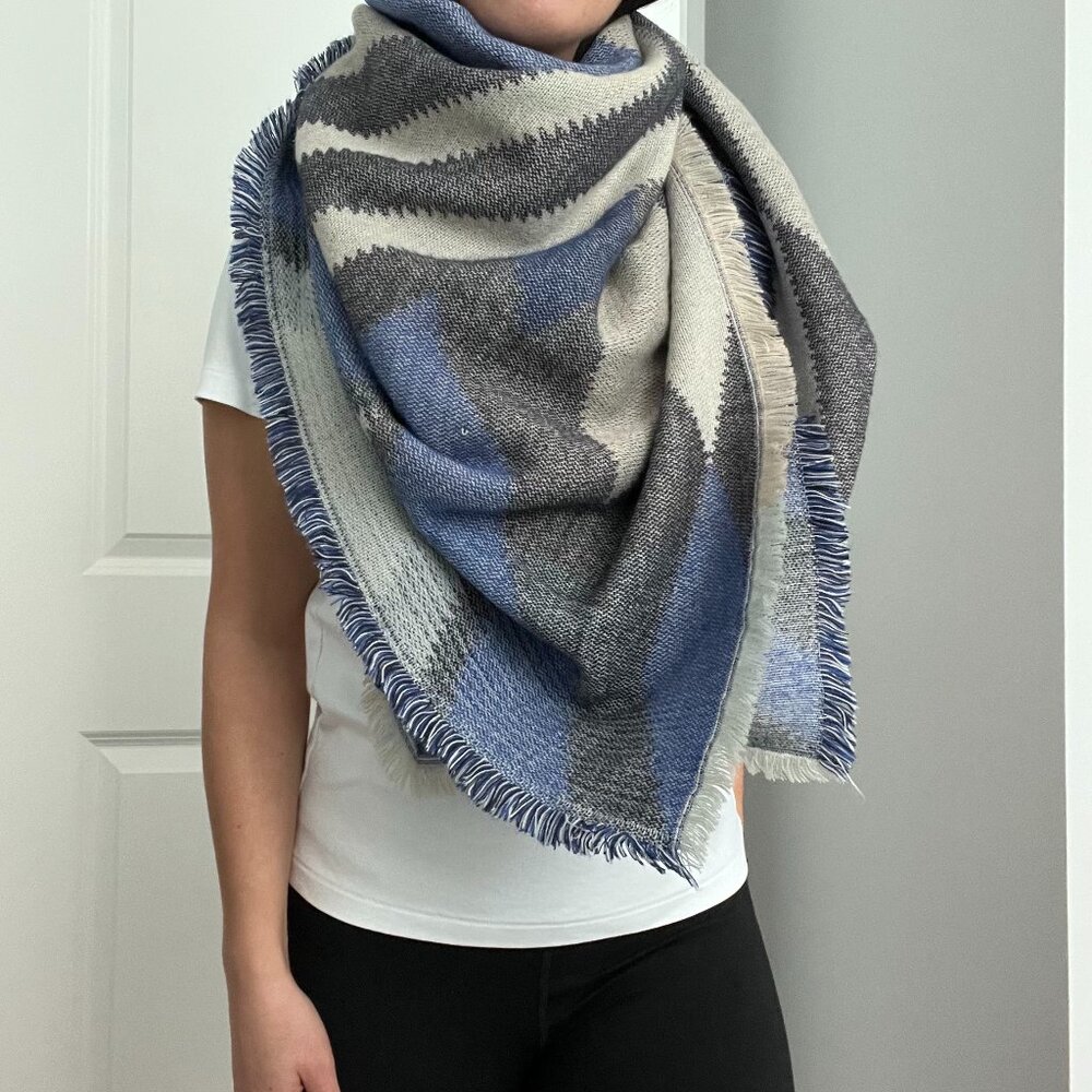 Geometric Print Blanket Scarf